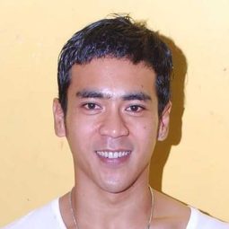 Dian Sidik 飾演 Saud