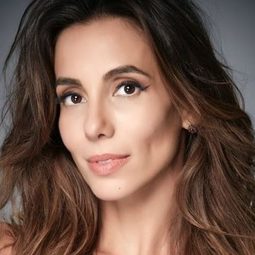 Tania Khalill 飾演 Rosemary