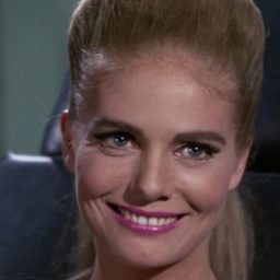 Sharon Acker 飾演 Pamela Williams