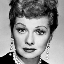 Lucille Ball 飾演 Sally / Rita / Pauline