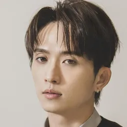 邱殷龍 - 器子演員 飾演Chang (a delivery boy)