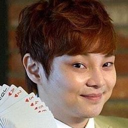 Choi Hyeon-woo 飾演 Magician