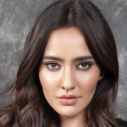 妮哈·沙瑪 - 我們酷斃了 2演員 飾演