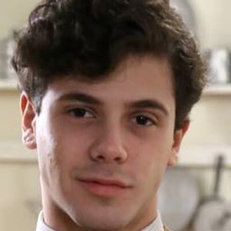 克里斯蒂安·羅伯托 飾演 Luca