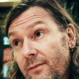 Lars Kjeldgård - 針孔正義編劇