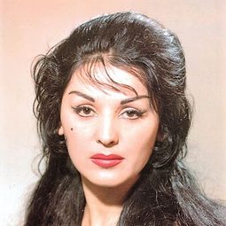 Moira Orfei - 聖誕假期 90演員 飾演Gloria