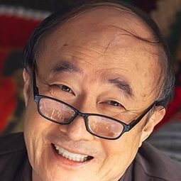 尹朱尚 - 電台之星演員 飾演Director Kim