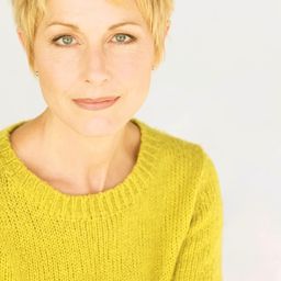 Angela Nicholas 飾演 Donna Heinel