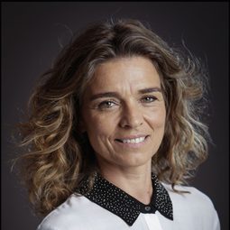 Sofia Leite 飾演 Isabel