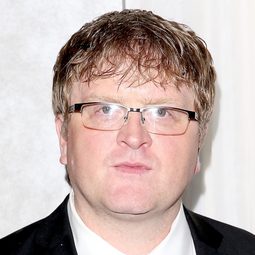 Mike Smith 飾演 Bubbles