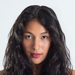 尤希拉艾斯卡雷加 飾演 Ella