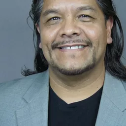 埃德加·艾瑞歐拉 飾演 Rudy (Papi's Men)