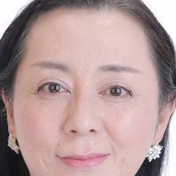 佐倉萌 飾演 Momoko