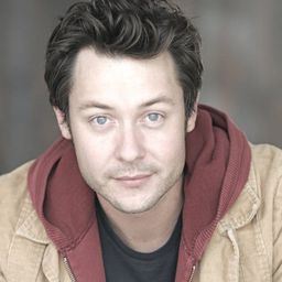 Steven Nelson 飾演 Shelly