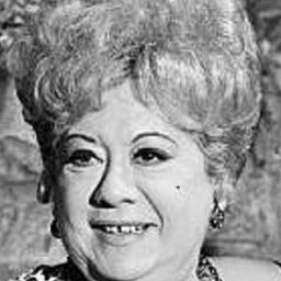 Bella Bruck 飾演 Inez Dulin