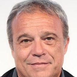 卡勞迪奧‧阿曼度拉 - The Escort演員 飾演Angelo Mandolesi