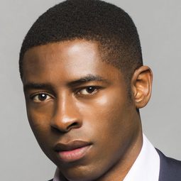 通嘉伊·卻里薩 飾演 Thomas