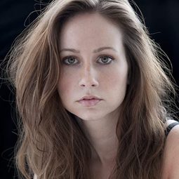 Heather Hogan 飾演 Ducky (voice)