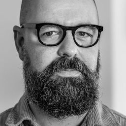 Vasilis Katsoupis - 籠中之鳥導演