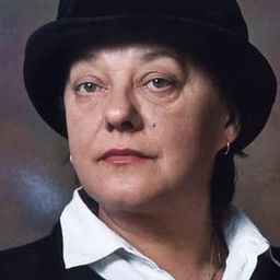 Vera Zima 飾演 Prijateljica