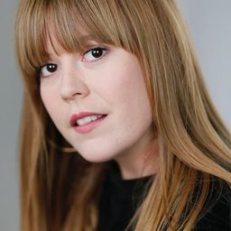 Adèle Choubard 飾演 Provence