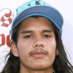 Jonathan Velasquez 飾演 Jonathan