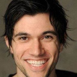 Dominic Desnoyers - 慈母多惡兒演員 飾演Billiard Player