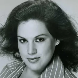 溫迪·喬·斯佩博 - 回到未來演員 飾演Linda McFly