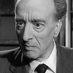 José Orjas 飾演 Aldeano