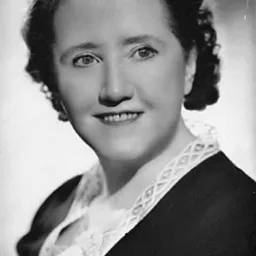 Sara Allgood 飾演 Mrs. Maile