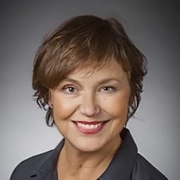 Ewa Carlsson - Lysande landning演員 飾演Madelaine Lenke