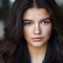 雅雅·戈瑟林 飾演 Jessica