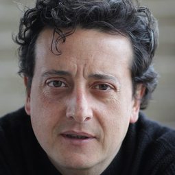 Massimo De Lorenzo - Like Shooting Stars演員 飾演Vigile