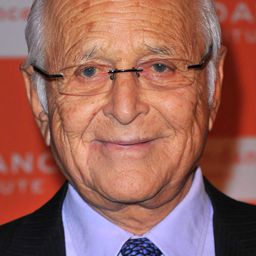 Norman Lear 飾演 Self