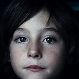 Mitchell Nye 飾演 Casey