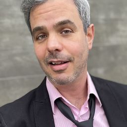 Adam Meir - 大衛：王者降臨演員 飾演Tall Scribe