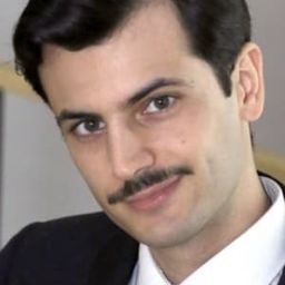 Elia Tedesco 飾演 Vittorio