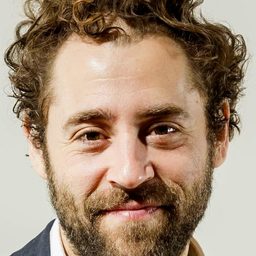 Michael Rubenfeld 飾演 