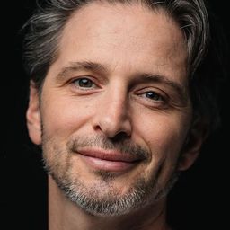 Gianpaolo Venuta 飾演 Josh