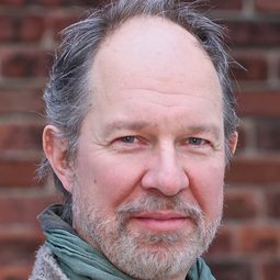 Diego Matamoros 飾演 Quinault