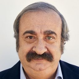 Michael Edelstein 飾演 Bank Manager