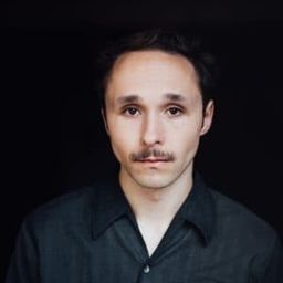 Marin Blülle - 球場的偽術演員 飾演Chrigu