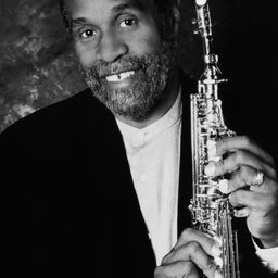 Bennie Maupin 飾演 Self