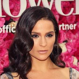 Gianna Simone 飾演 Ms. Glenda