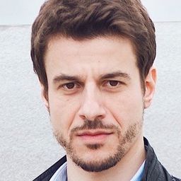 Adrien Michaux 飾演 Jules