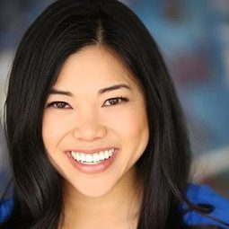 Kelsi Umeko 飾演 Lawyer