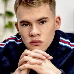 Mathieu Espagnet - 遊戲情色演員 飾演Louis' Friend