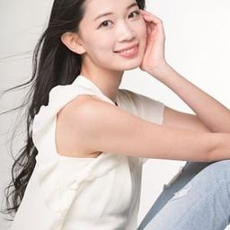 高畠菜那 飾演 Shihori Hida