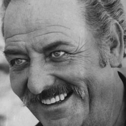 Alfonso Rojas - 倫敦上空的鷹演員 飾演English officer