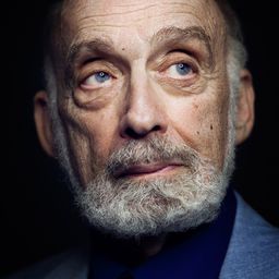 Arthur Allan Seidelman - Trapped in Space導演